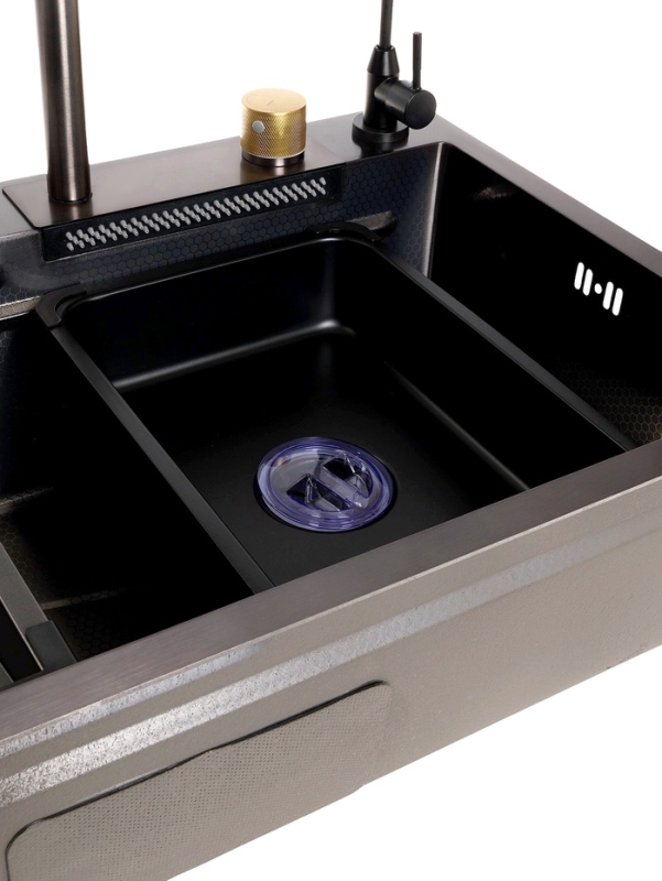 Кухонная мойка ZEIN M04, S=3.0 и 0.7 мм, смеситель, корзины, кран для питьевой воды, графит