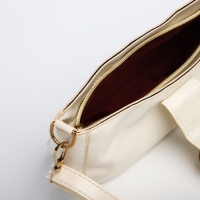 Сумка-багет на молнии, цвет белый