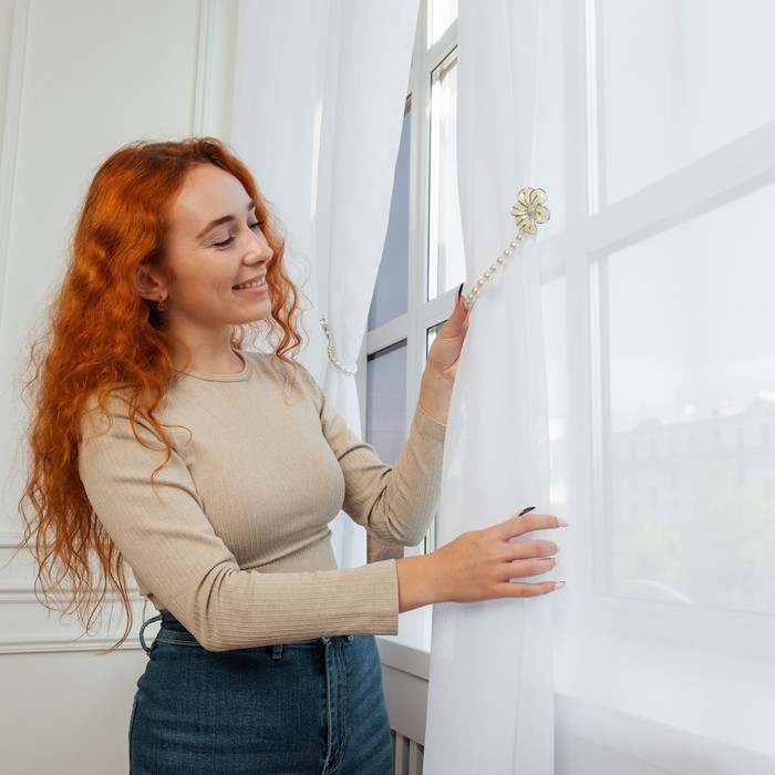 Подхват для штор &laquo;Цветок&raquo;, d = 6 см, цвет серебряный/белый