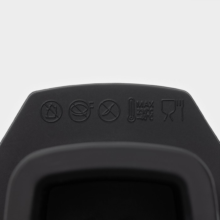 Форма для льда Доляна &laquo;Квадрат&raquo;, силикон, 21,5&times;9,5&times;5 см, 3 ячейки (5,2х4,8 см), цвет чёрный