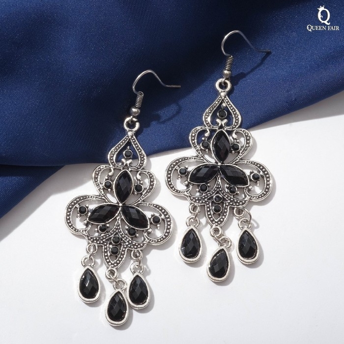 Серьги висячие со стразами &laquo;Восток&raquo; трилистник, цвет чёрный в чернёном серебре, 8 см