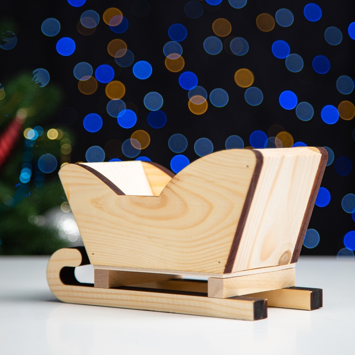 Новый год. Кашпо деревянное 20&times;12&times;13 см "Санки", натуральный Дарим Красиво