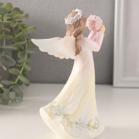 Сувенир полистоун "Девушка-ангел в нежно-розовом платье, с букетом незабудок" 10х6,5х16 см   1058331