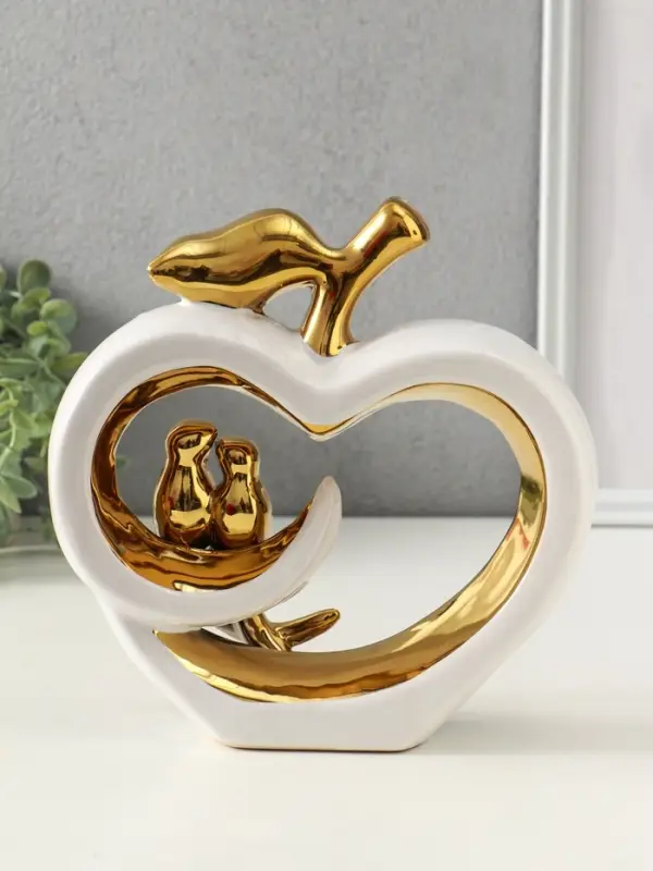 Сувенир керамика "Две птички на яблоке" белый с золотом 7х22х22,5 см