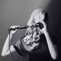 Конусная плойка для волос Karl Lagerfeld CF324LF0, черная