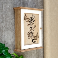 Ключница дерево 6 крючков "Бабочки и цветы" 26х20х6,5 см Ключница дерево 6 крючков "Бабочки и цветы" 26х20х6,5 см