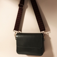 Ручка для сумки &laquo;Гусиная лапка&raquo;, стропа, 135 &plusmn; 3 &times; 3,8 см, цвет коричневый/золотой