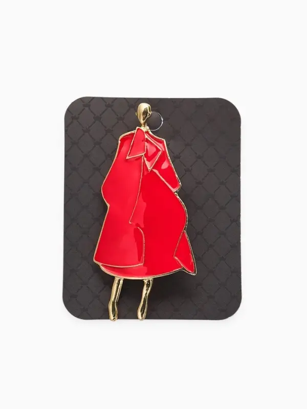 Брошь "Дама в пальто" с эмалью, цвет красный в золоте