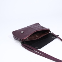 Сумка-клатч на магните, длинный ремень, цвет фиолетовый Сумка-клатч на магните, длинный ремень, цвет фиолетовый