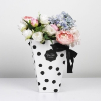 Коробка для цветов на лентах &laquo;Стильный горошек&raquo;, 17 х 25 х 9 см