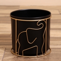 Кашпо на подставке "Зу" металл (набор 3 шт), диаметр 26, 21 и 16 см Кашпо на подставке "Зу" металл (набор 3 шт), диаметр 26, 21 и 16 см