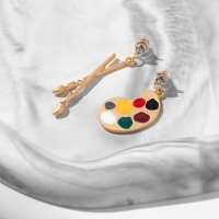 Серьги металл &laquo;Школа&raquo; палитра и кисти, цветные в золоте