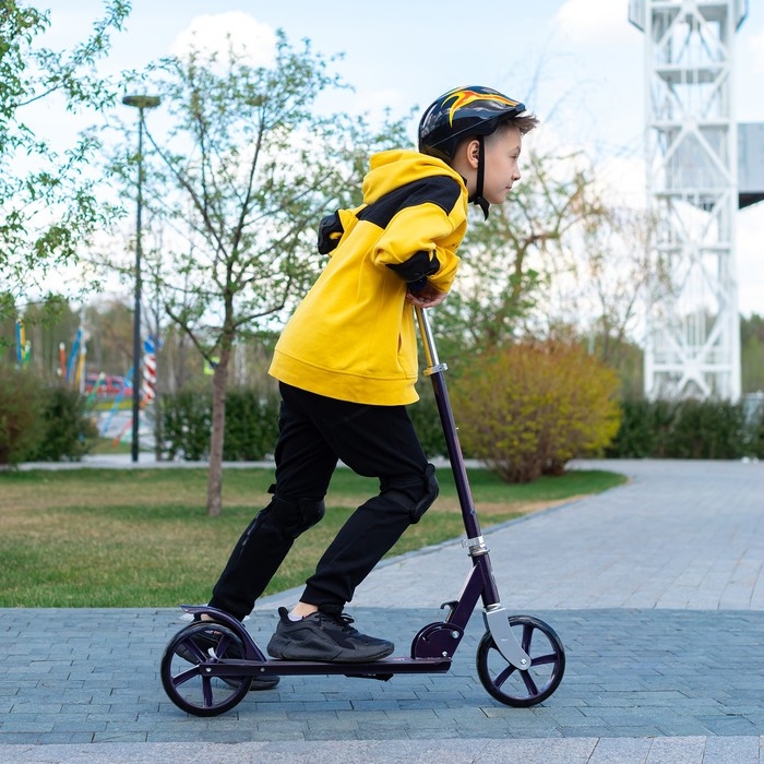 Самокат GRAFFITI, складной, колёса PU 200 мм, ABEC 7, цвет чёрный Самокат GRAFFITI, складной, колёса PU 200 мм, ABEC 7, цвет чёрный