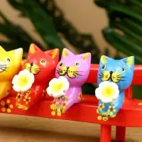 Сувенир "Котята на скамейке" дерево 19х8х6 см, цв. красный