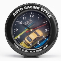 Часы - будильник настольные "Гонки" детские, дискретный ход, d-10 см, 14 х 14 см, АА