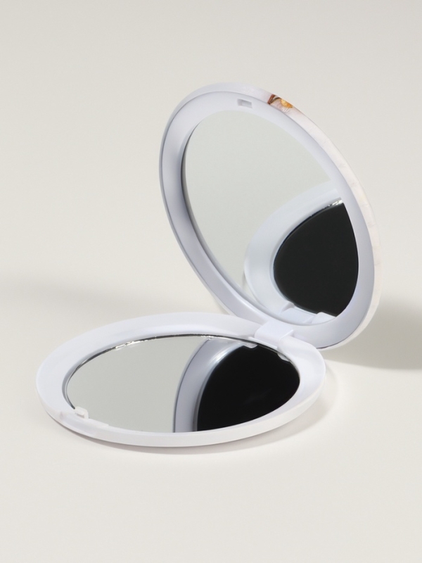 Зеркало складное круг (2) ЛИСТЬЯ d7,3см увел белое пласт пакет QF