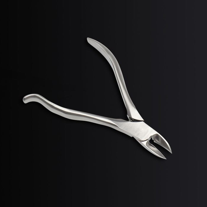 Кусачки педикюрные &laquo;Premium&raquo;, скрытая пружина, изогнутая ручка, 12,5 см, длина лезвия - 17 мм, цвет серебристый