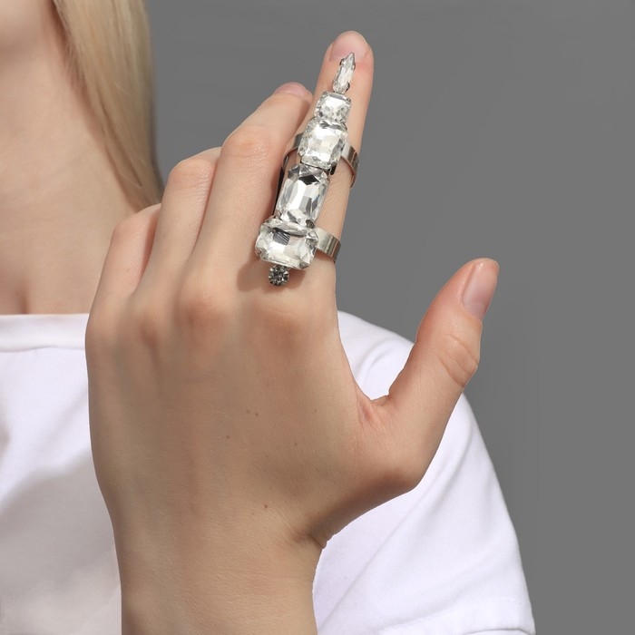 Кольцо «Ассорти» объёмный коготь, цвет белый в серебре, безразмерное Кольцо «Ассорти» объёмный коготь, цвет белый в серебре, безразмерное