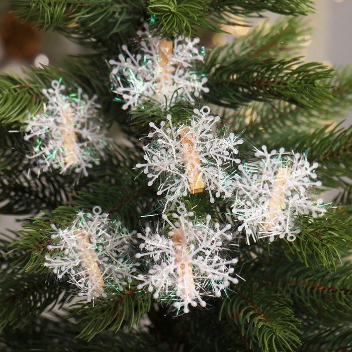 Прищепки для декора «Снежинки» белые, 6 шт. Прищепки для декора «Снежинки» белые, 6 шт.