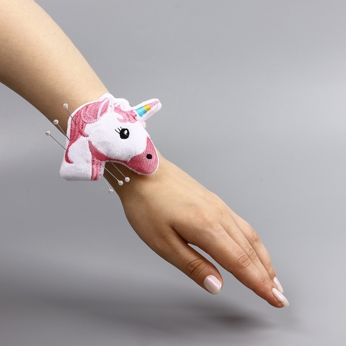 Игольница на браслете Единорог&raquo;, 23 &times; 8 см, цвет розовый
