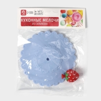 Крышка - непроливайка силиконовая Доляна &laquo;Клубничка&raquo;, d=11 см, цвет голубой