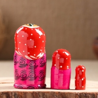 Матрёшка 3-х кукольная "Катя" ягоды, 11см, ручная роспись.