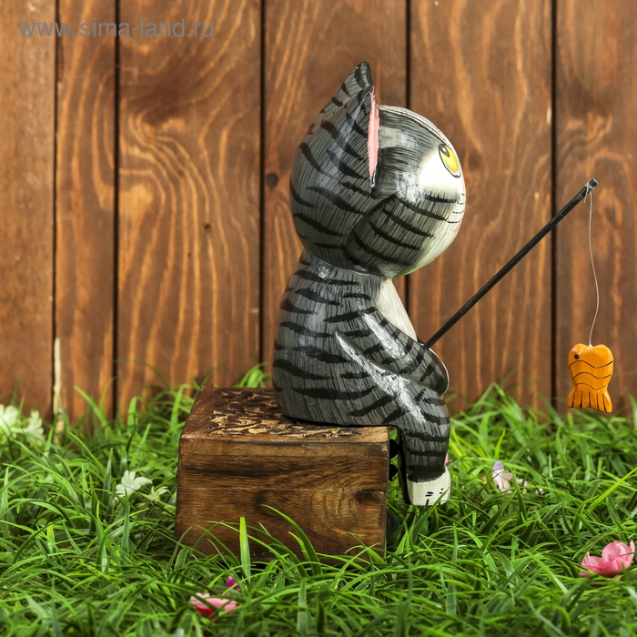 Сувенир дерево "Котёнок рыбак" серый 9х9х25 см