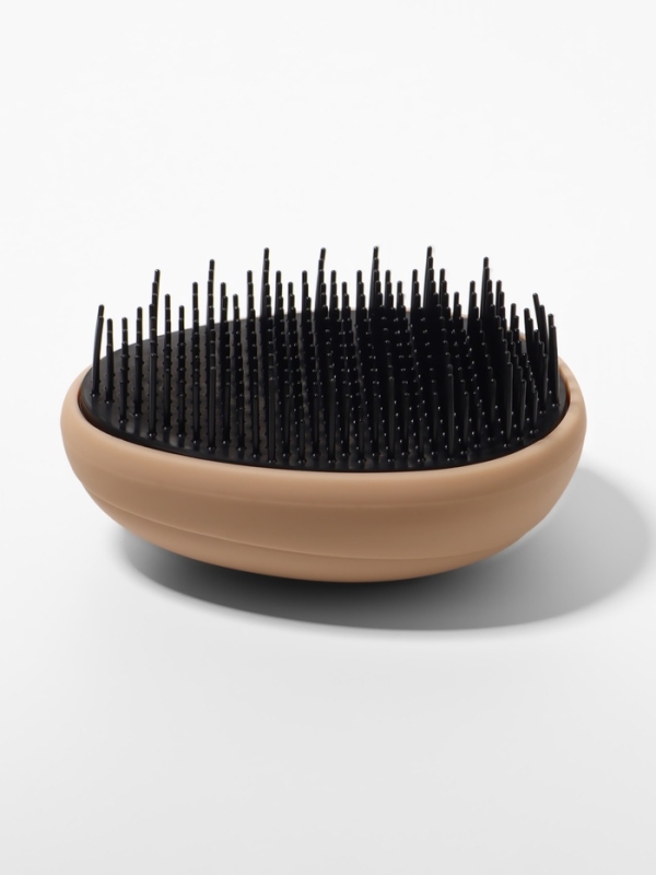 Расчёска массажная «Овал», 9.5×7×4.5 см, матовая, бежевая Расчёска массажная «Овал», 9.5×7×4.5 см, матовая, бежевая