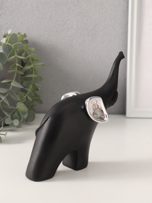 Сувенир полистоун"Чёрный слон с серебряными ушками хобот вверх"серебряный цветок15х5х14см