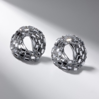 Серьги со стразами &laquo;Блеск&raquo; бублик, белые в серебре