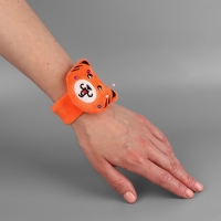Игольница на браслете &laquo;Тигра&raquo;, 23 &times; 6,5 см, цвет оранжевый