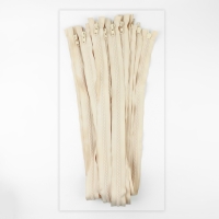 Молния «Трактор», №8, разъёмная, 2 замка, замки автомат, 100 см, цвет слоновая кость, цена за 1 штуку Молния «Трактор», №8, разъёмная, 2 замка, замки автомат, 100 см, цвет слоновая кость, цена за 1 штуку