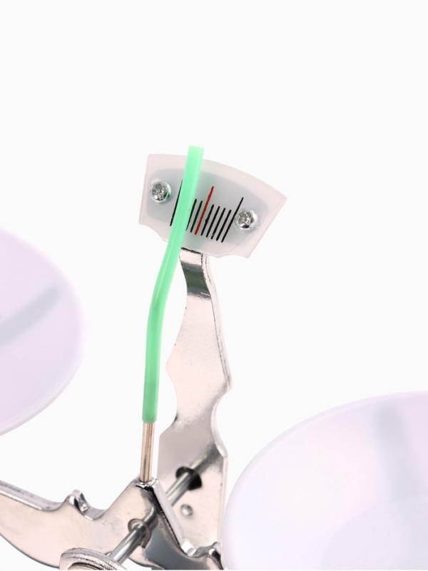 Весы лабораторные, с набором гирь 200 г. Весы лабораторные, с набором гирь 200 г.