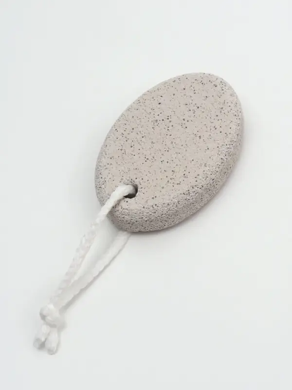 Пемза для педикюра, с подвесом, 7.2&times;5 см, в коробке, белая