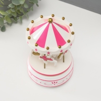 Сувенир пластик музыкальный механический "Карусель - лошадки" бело-розовый 10,5х10,5х17,5 см   10459