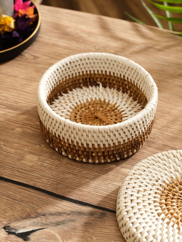 Корзинка плетеная ротанг, 14х14х5,5 см Корзинка плетеная ротанг, 14х14х5,5 см