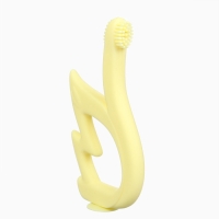 Прорезыватель силиконовый для зубов Крошка Я &laquo;Лебедь&raquo;, щеточка, на присоске, желтый