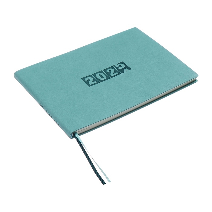 Еженедельник датированный 2025 года, 181х127 мм, 64 листа ESCALADA, мягкая обложка из искусственной кожи, блинтовое тиснение, кремовый блок 70 г/м&sup2;, зелёный