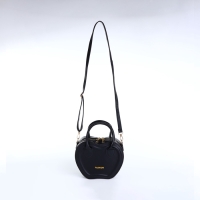 Сумка женская кросс-боди на молнии, цвет чёрный Сумка женская кросс-боди на молнии, цвет чёрный