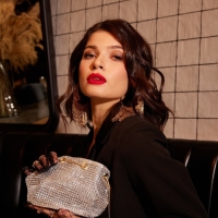 Серьги висячие со стразами &laquo;Водопад&raquo; нити на крупных кольцах, цвет белый в золоте, 12 см