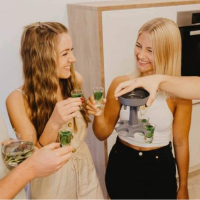 Рюмки набор "Налей всем сразу" 6 штук по 35 мл, горлышко d-10 см Рюмки набор "Налей всем сразу" 6 штук по 35 мл, горлышко d-10 см