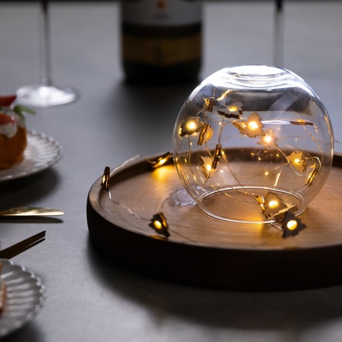 Гирлянда «Нить» 2 м роса с насадками «Ёлочка», IP20, серебристая нить, 20 LED, батарейки ААх2 (нет в комплекте), свечение тёплое белое Гирлянда «Нить» 2 м роса с насадками «Ёлочка», IP20, серебристая нить, 20 LED, батарейки ААх2 (нет в комплекте), свечение тёплое белое