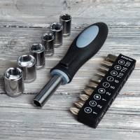 Набор инструментов в формовой бутылке &laquo;Мастер&raquo;, 23 предмета