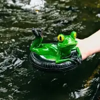 Садовая фигура 14 х 13 х 9,5 см "Лягушка на шине" Водоплавающая