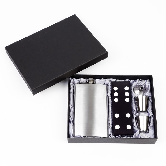 Подарочный набор 5 в 1: фляжка 300 мл, рюмки 30 мл, воронка 2.5 x 3.5 см, домино Подарочный набор 5 в 1: фляжка 300 мл, рюмки 30 мл, воронка 2.5 x 3.5 см, домино