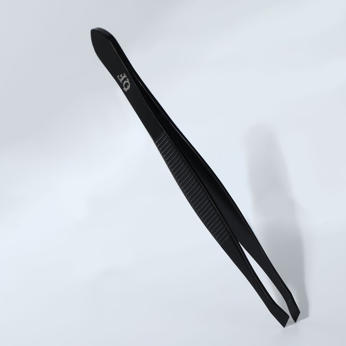 Пинцет &laquo;Premium&raquo; скошенный, узкий, 9 &times; 0,6 см, на блистере, цвет чёрный