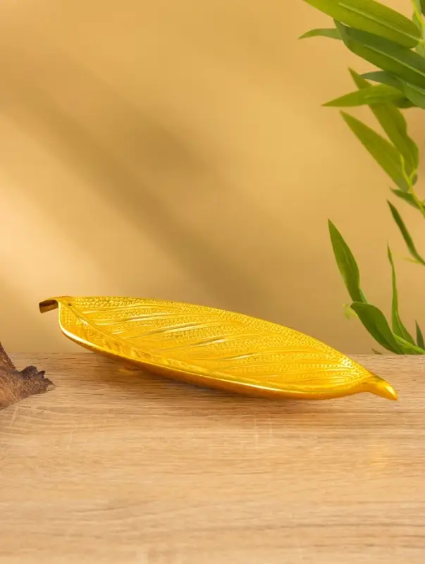 Подставка под благовония &laquo;Лист&raquo;, 23.5&times;8.5&times;2.5 см, алюминий, золотая