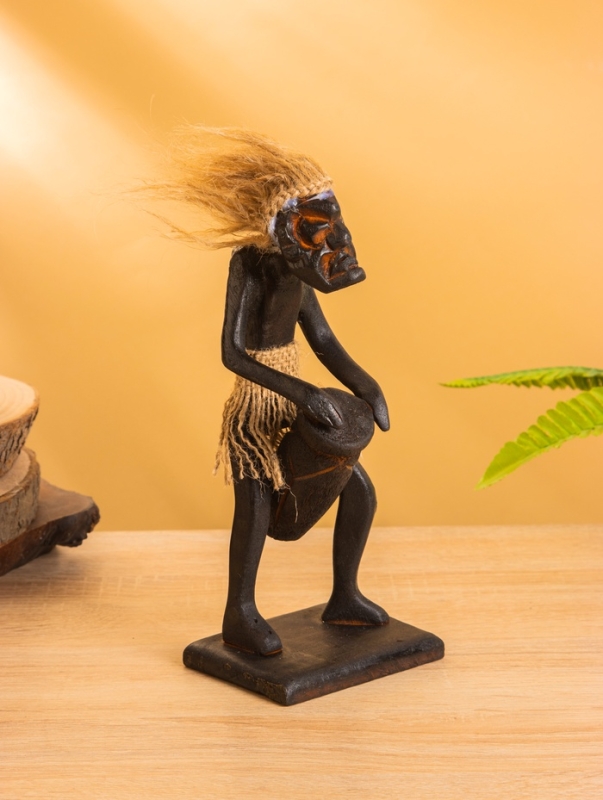 Сувенир "Абориген барабанщик" дерево, 8х9х22 см