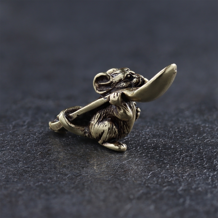 Сувенир кошельковый "Мышка с ложкой", латунь 1х2,5х0,3 см