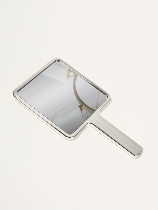 Зеркало с руч квад-т (1) б/увел ГАЛЬВАНИКА 16*9см пласт сереб подвес QF Зеркало с руч квад-т (1) б/увел ГАЛЬВАНИКА 16*9см пласт сереб подвес QF